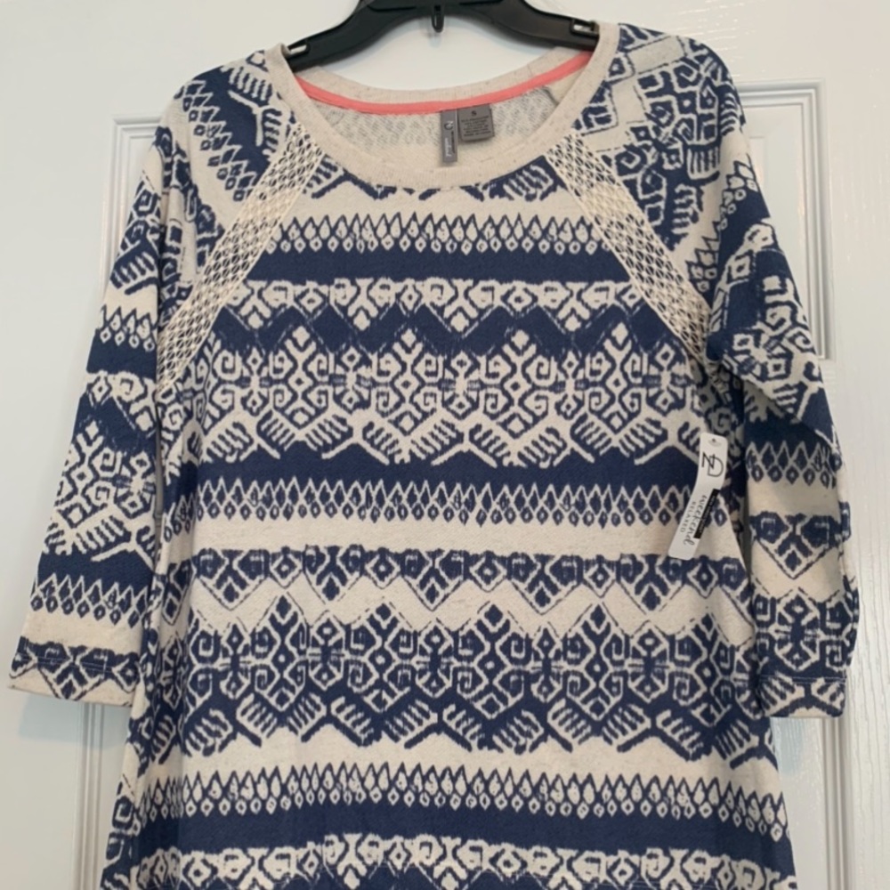 NWT S New Directions Weekend Blue & White shirt